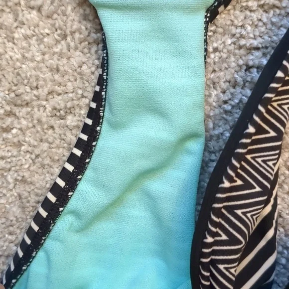 Athleta black and white printed bikini/tankini bottoms size large - Picture 4 of 4